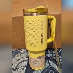 Stanley Limited Edition Lemon Yellow Tumbler with Handle